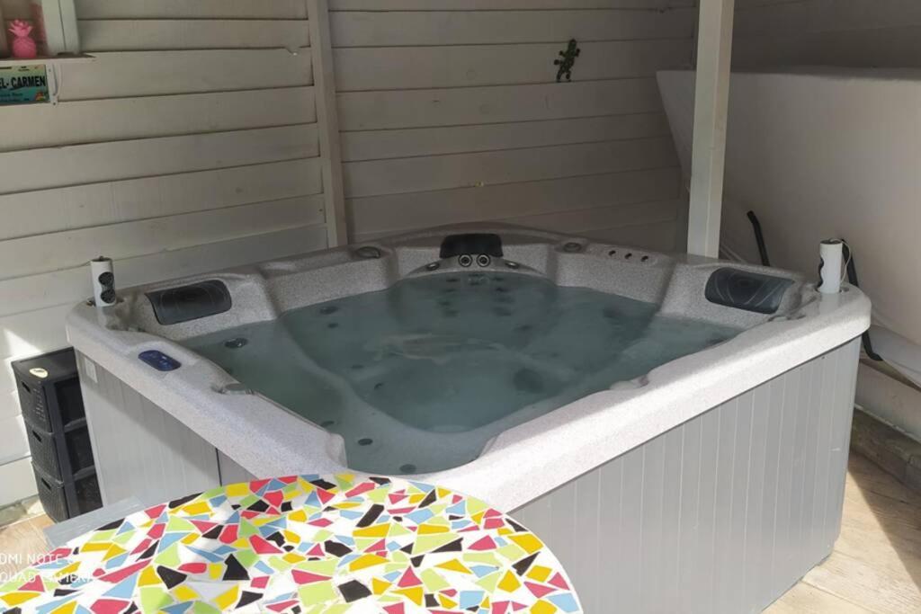 Appartement tout confort au calme avec jacuzzi Mouguerre Exterior foto